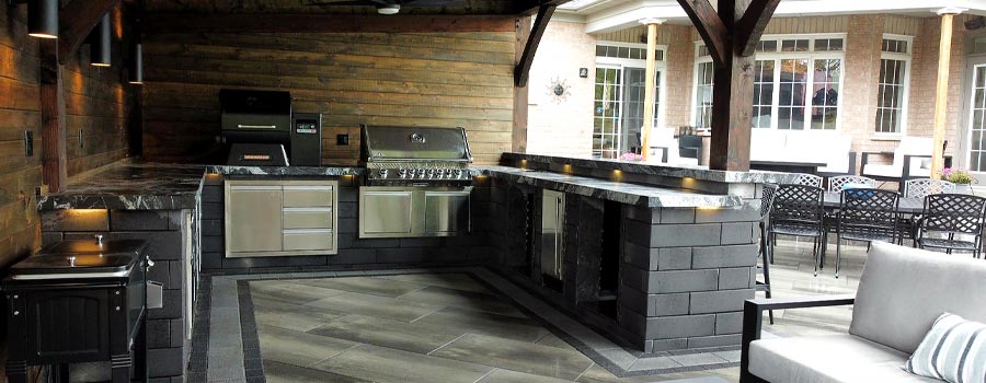 natursl stone outdoor kitchen